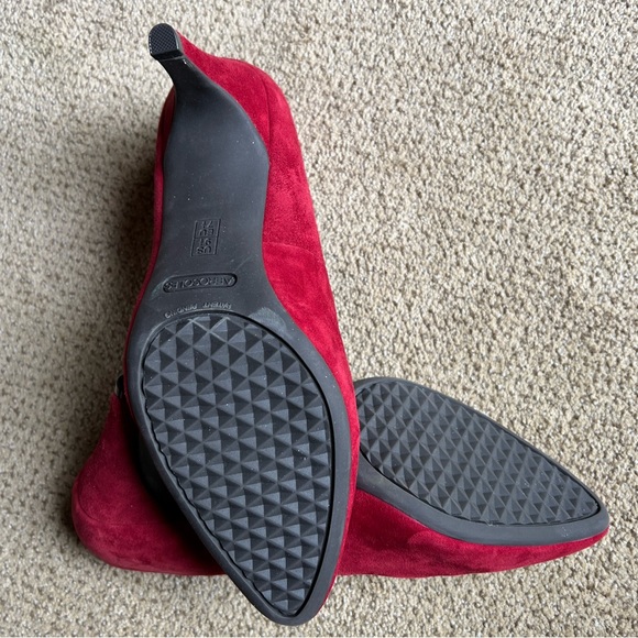 Aerosoles 2”Red Suede Heels. 9.5 M Timeless - Picture 4 of 5